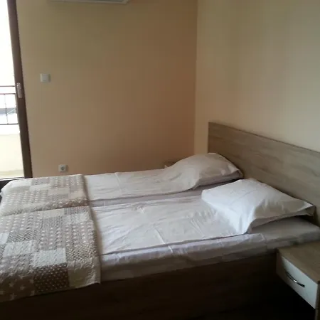 Flora Beach 1 * Burgaz