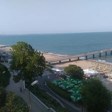 Flora Beach 1 Daire Burgaz
