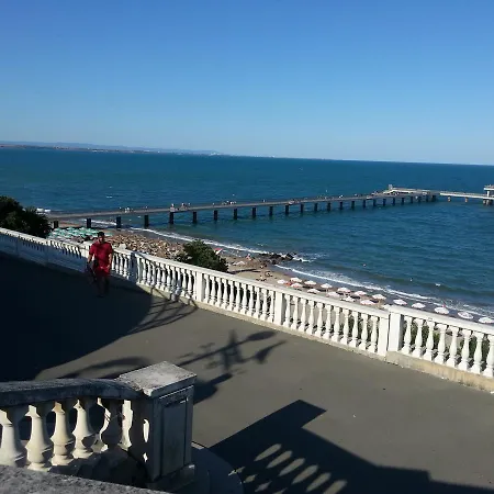 Flora Beach 1 Daire Burgaz